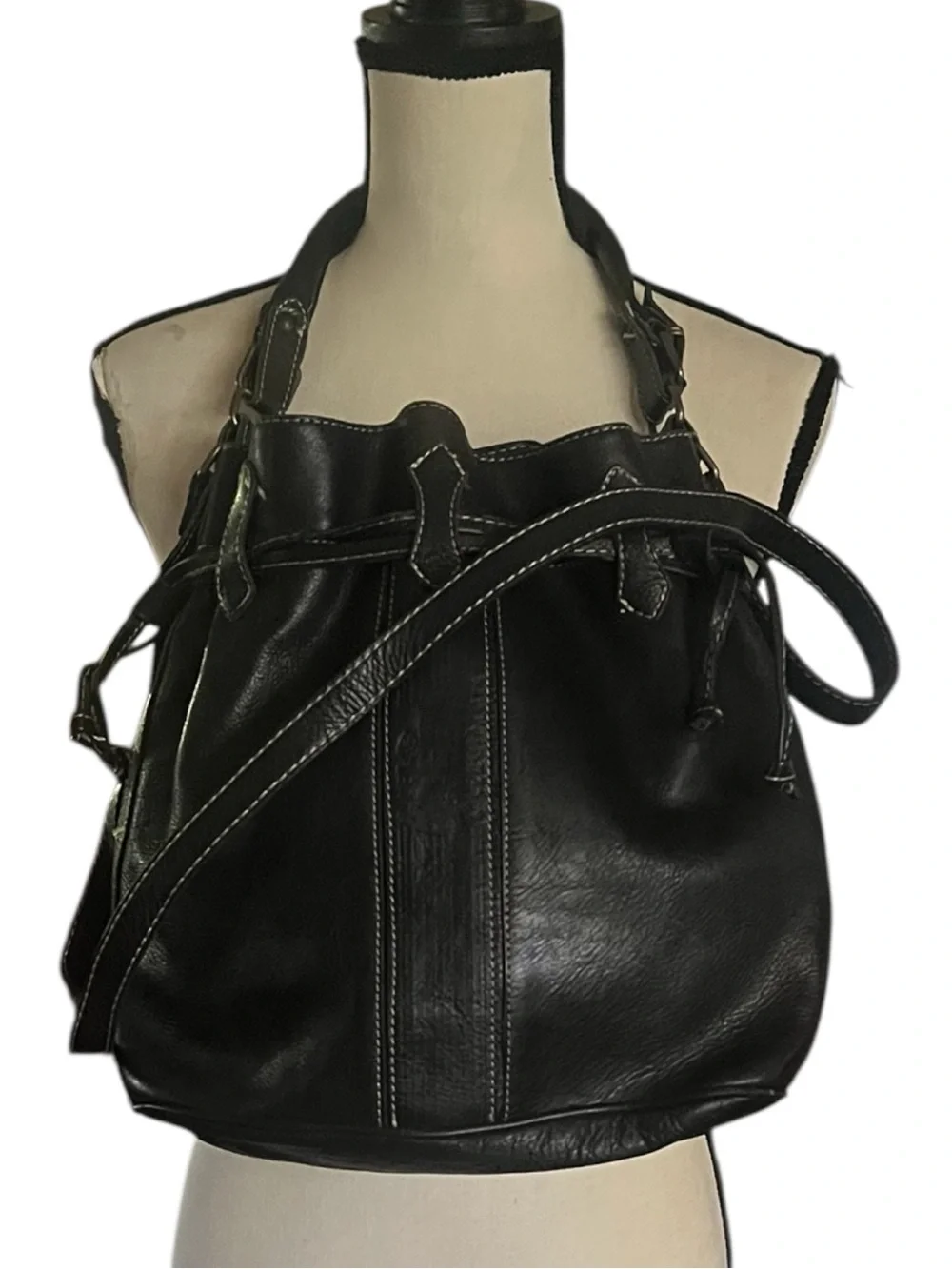 Italian Leather Black draw strap bucket contrast stitching Shoulder bag.